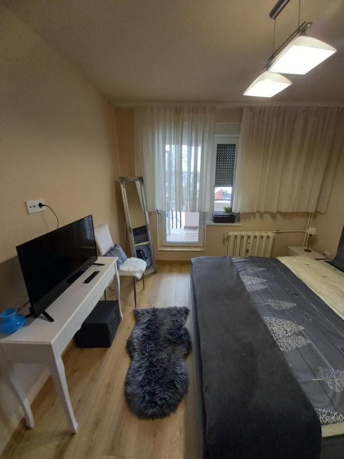 Apartamento Tei Oradea Exterior foto